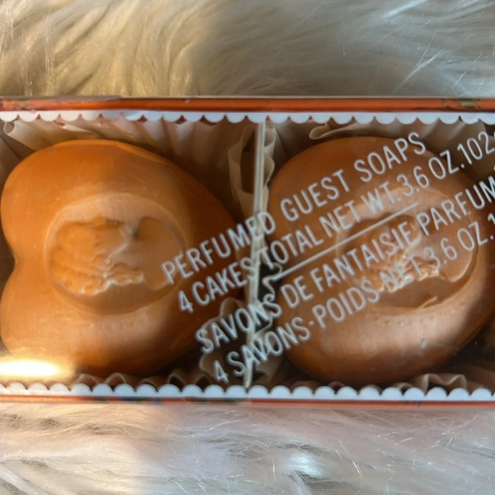 Delagar vintage cameo, hearts soaps